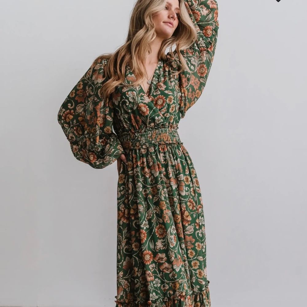 Green floral maxi dress - size M